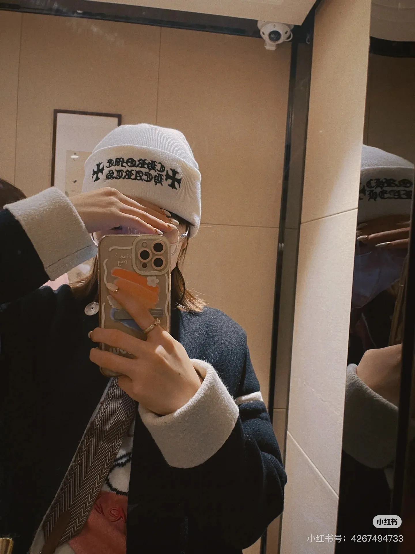 P50 🤍Chrome hearts new autumn and winter cross embroidered letter knitted hat🧶 One of the must-have hats in autumn and winter~ It really looks good on whoever wears it~, it is also a perfect match in black and white and gray in autumn~